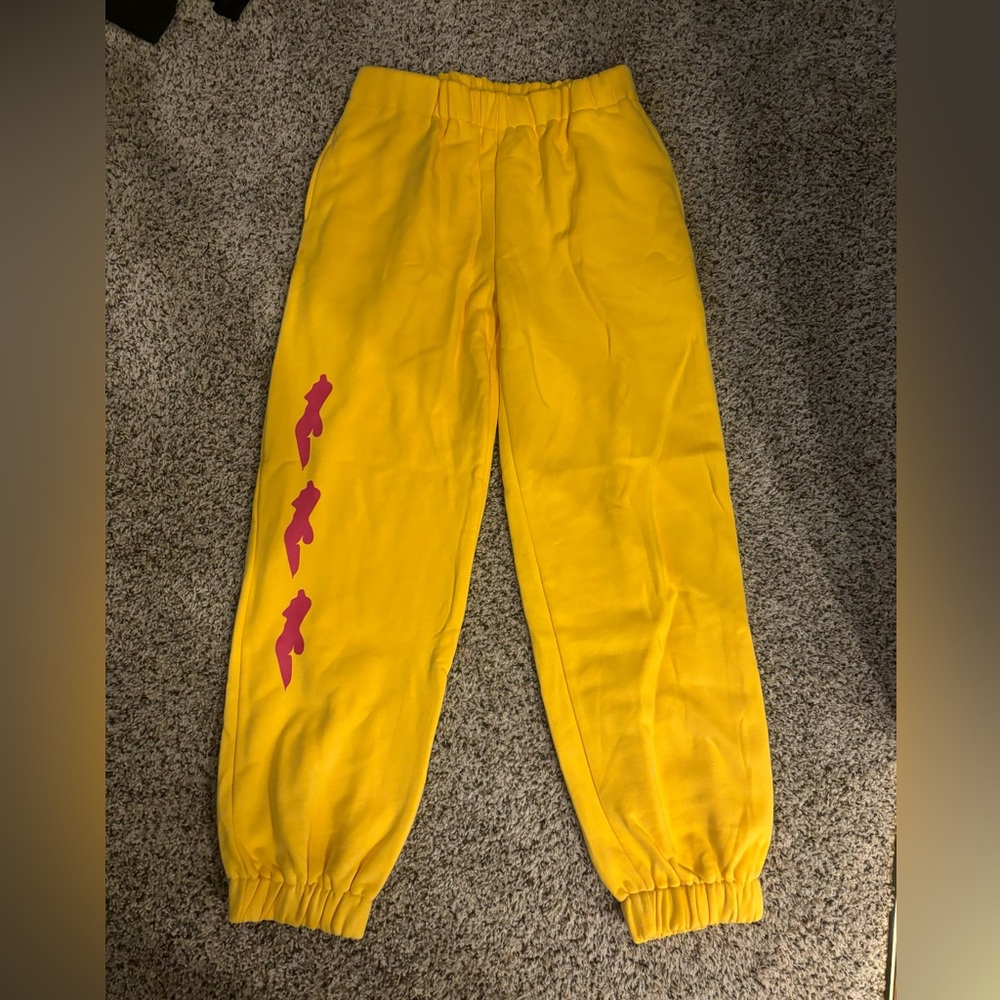 Inamorata yellow sweatpants size M. NEW WITH TAGS NEVER WORN.
